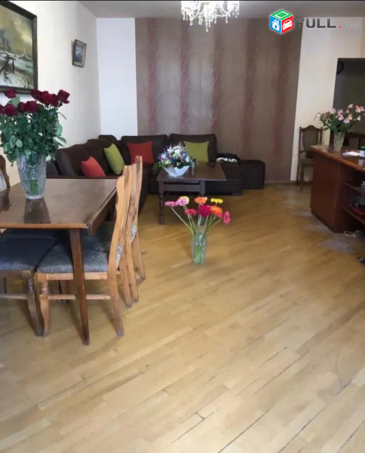 LA11415 Վարձով 3 սենյականոց բնակարան Բաղրամյան պողոտայում