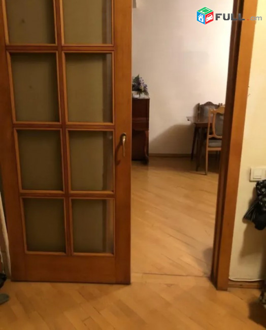 LA11415 Վարձով 3 սենյականոց բնակարան Բաղրամյան պողոտայում