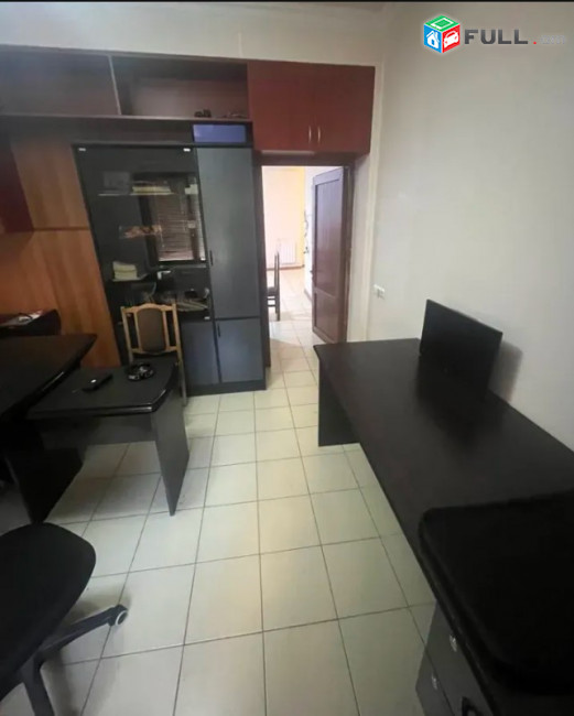 LA11650 Վարձով 90 քմ . Գրասենյակային տարածք Վրացական փողոցում