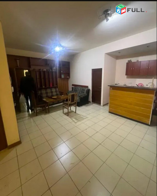 LA11650 Վարձով 90 քմ . Գրասենյակային տարածք Վրացական փողոցում