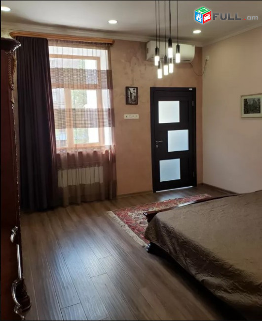 LA02367 Վարձով 3 սենյականոց բնակարան Հանրապետության փողոցում