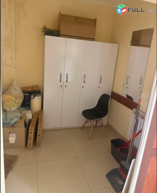 LA11727  Վարձով 100 քմ. Առևտրային տարածք Հրաչյա Քոչարի փողոցում