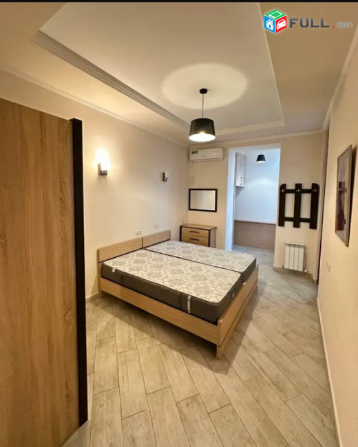 LA11740 Օրավարձով 3 սենյականոց բնակարան Մաշտոցի պողոտա,  Ամիրյան և Մաշտոցի պողոտա խաչմերուկում