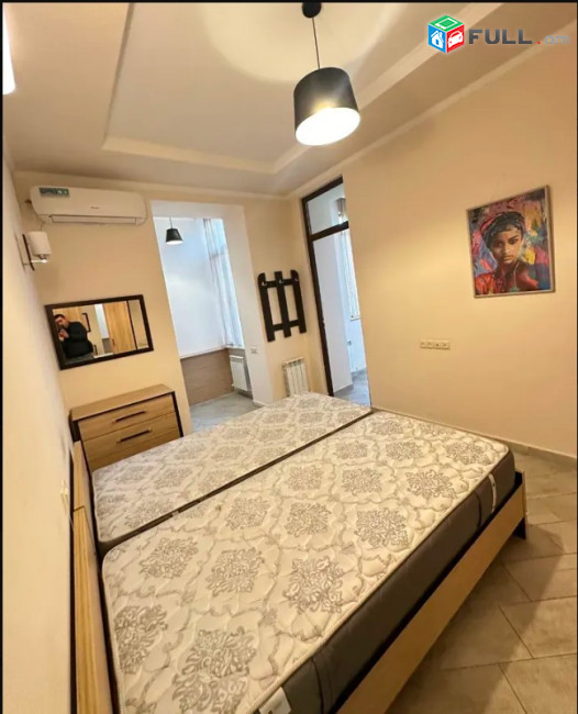 LA11740 Օրավարձով 3 սենյականոց բնակարան Մաշտոցի պողոտա,  Ամիրյան և Մաշտոցի պողոտա խաչմերուկում