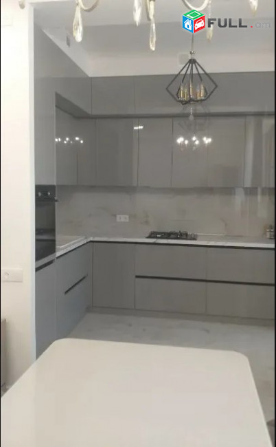 LA11744 Վարձով 3 սենյականոց բնակարան նորակառույց շենքում Մոնթե Մելքոնյան փողոցում