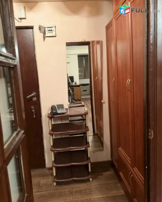 LA11749 Վարձով 2 սենյականոց բնակարան Արամ Խաչատրյան փողոցում