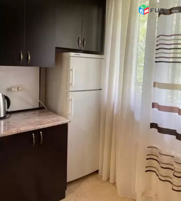 LA00544 Վարձով 2 սենյականոց բնակարան Աղայան փողոցում