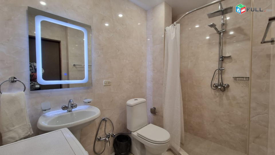 LA11789 Օրավարձով 3 սենյականոց բնակարան Աբովյան փողոց , Կինո Մոսկվայի մոտ նորակառույց շենք