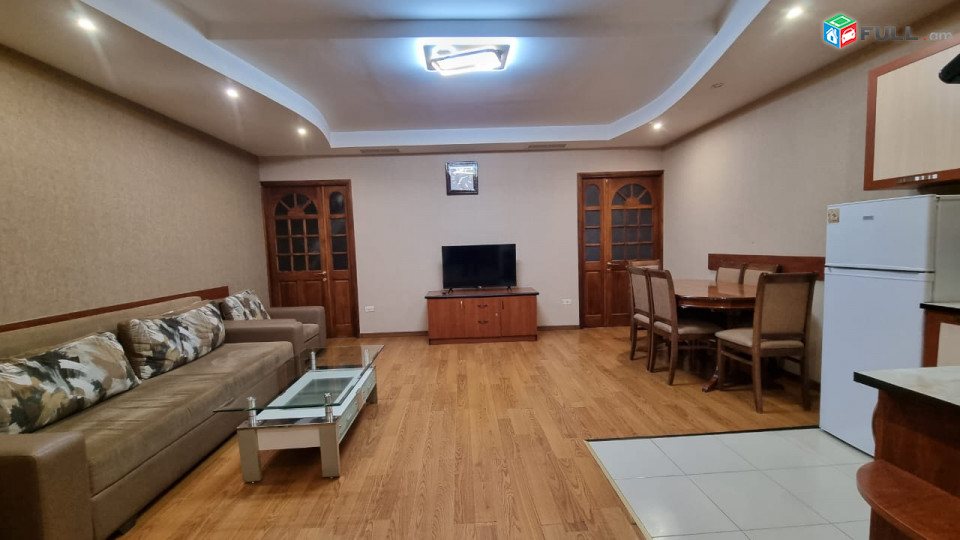 LA11789 Օրավարձով 3 սենյականոց բնակարան Աբովյան փողոց , Կինո Մոսկվայի մոտ նորակառույց շենք