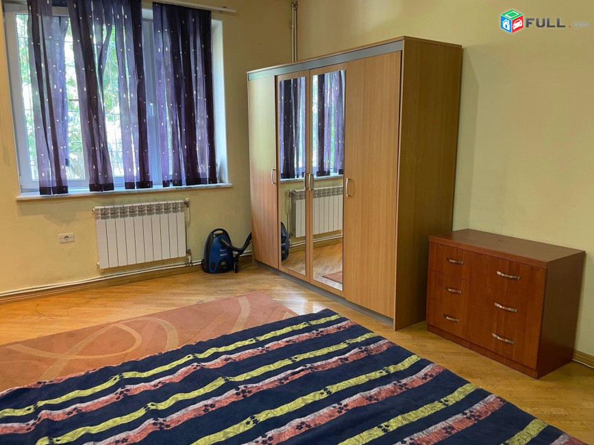  LA00139 Վարձով 4 սենյականոց բնակարան Հանրապետության փողոցում