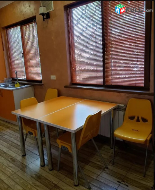  LA02367 Վարձով 3 սենյականոց բնակարան Հանրապետության փողոցում