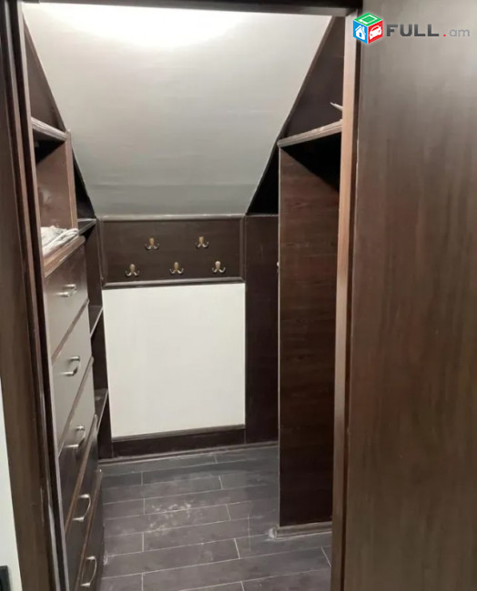 LA11864 Վարձով 4 սենյականոց Մեկ հարկանի տուն Այգեձորի փողոցում կենտրոնում