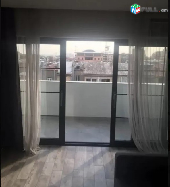  LA01734 Վարձով 3 սենյականոց բնակարան  Նալբանդյան փողոց ,նորակառույց շենքում