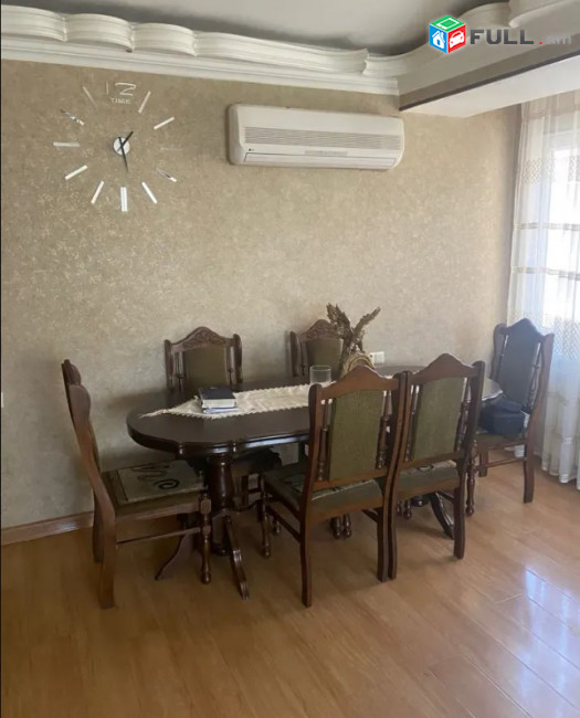 LA11869 Վարձով 3 սենյականոց բնակարան Ադոնցի փողոցում