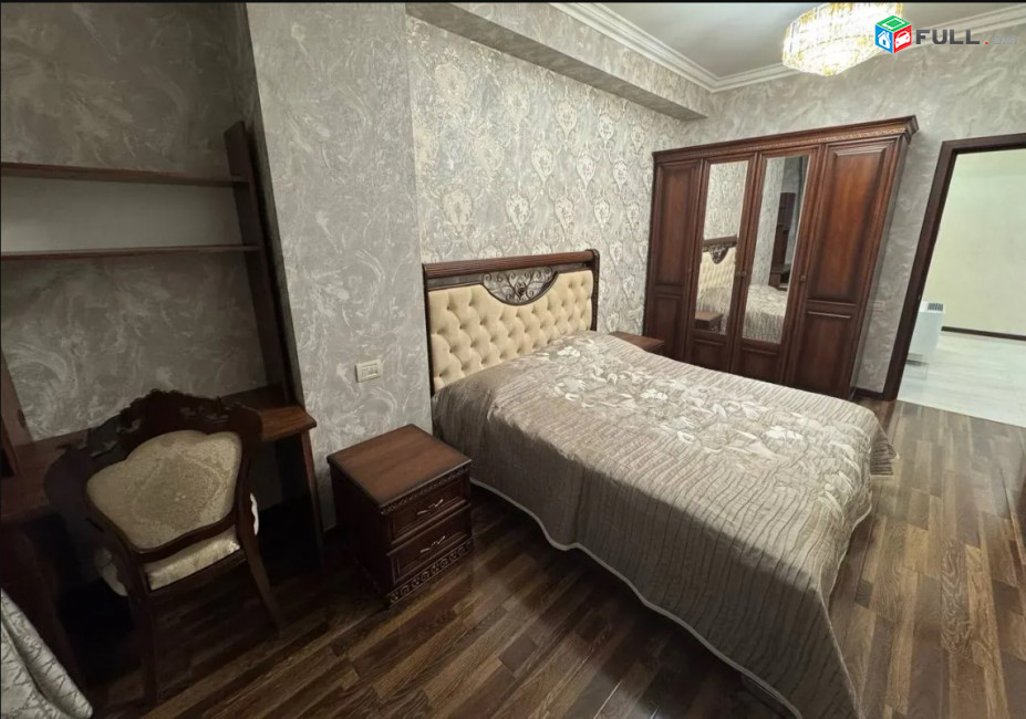 LA11870 Օրավարձով 3 սենյականոց բնակարան  Ադոնցի փողոց, նորակառույց շենքում