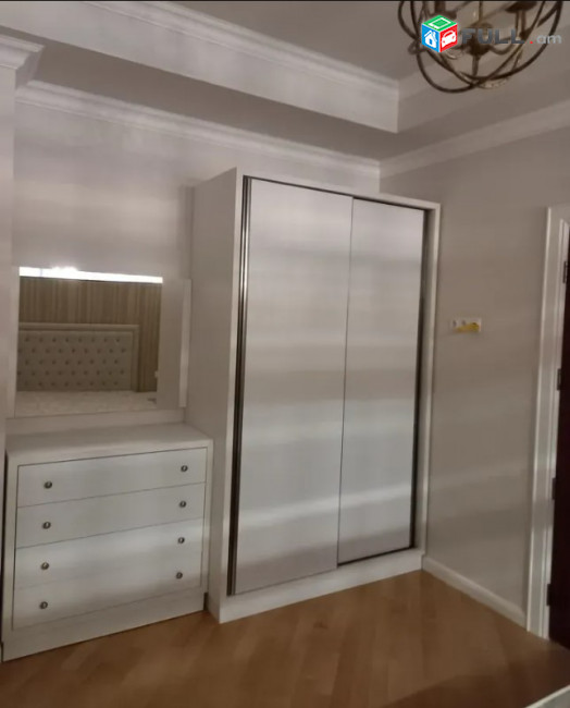 LA11874 Վարձով 3 սենյականոց բնակարան  Սայաթ-Նովայի պողոտա, նորակառույց շենքում