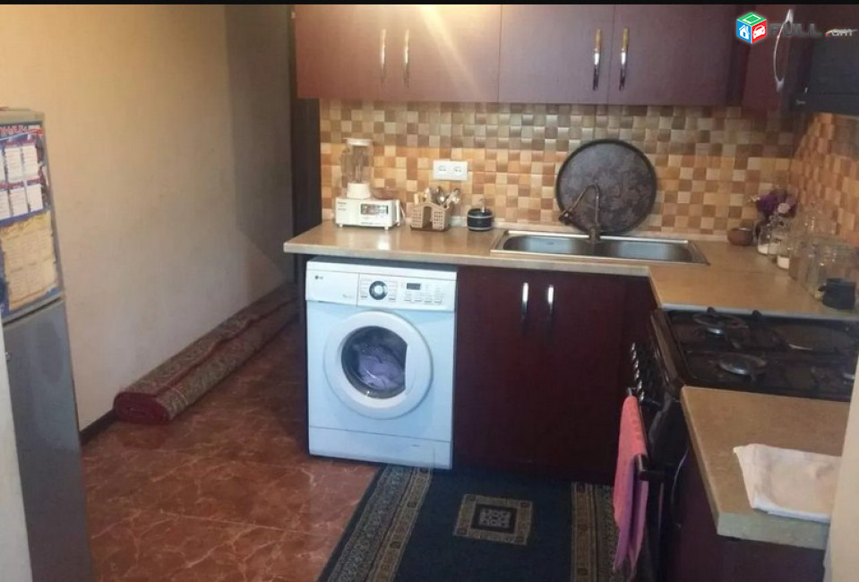 AK4094  բնակարան Արամ Խաչատրյան փողոցում,3 սենյականոց