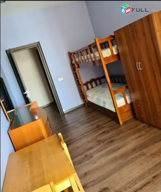 AK4730  Վարձով 4 սենյականոց բնակարան նորակառույց շենքում   Արամի փողոցում