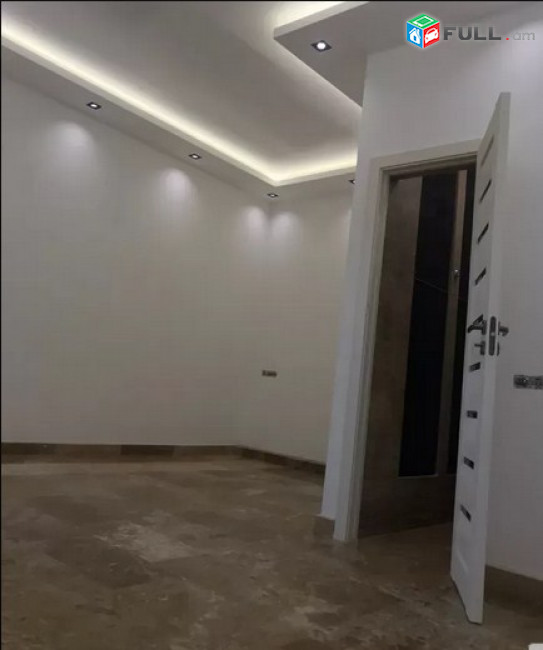 AK4740   Վարձով Գրասենյակային տարածք Հանրապետության փողոցում կենտրոնում, 30 ք.մ.