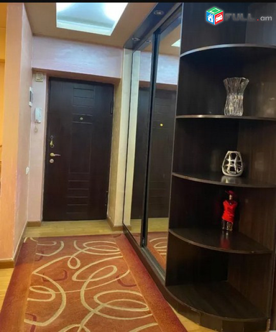 AK5027   Վարձով 3 սենյականոց բնակարան  Ամիրյան փողոցում