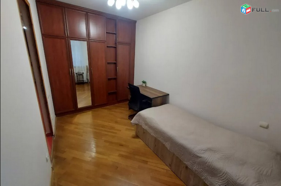 AK8044 Վարձով 3 սենյականոց բնակարան  Սայաթ-Նովայի պողոտայում