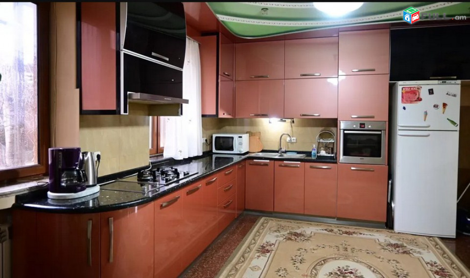 AK10036  Երեք հարկանի քարե տուն, Համո Սահյան Արաբկիրում, 600 ք.մ., 3+ սանհանգույց