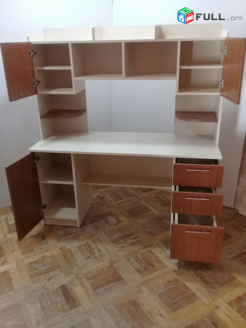 Գրասեղաններ