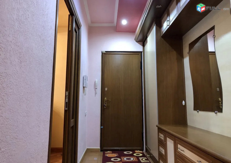 Կոդ 6800340  Վարդանանց փողոց 2 սեն. բնակարան Սախարովի հրապարակի հարևանությամբ 