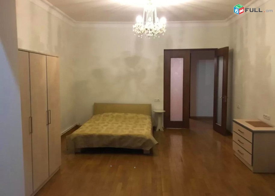 Կոդ MM0542  Սարյան փողոց 3 սեն. բնակարան / for rent Saryan st.