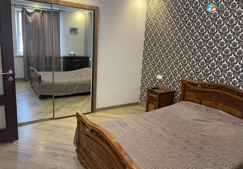Կոդ 212197  Աբովյան փողոց 3 սեն. բնակարան / for rent Abovyan st