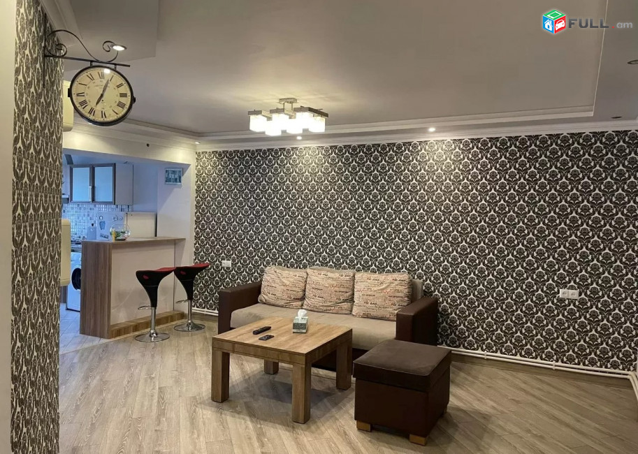 Կոդ 212197  Աբովյան փողոց 3 սեն. բնակարան / for rent Abovyan st