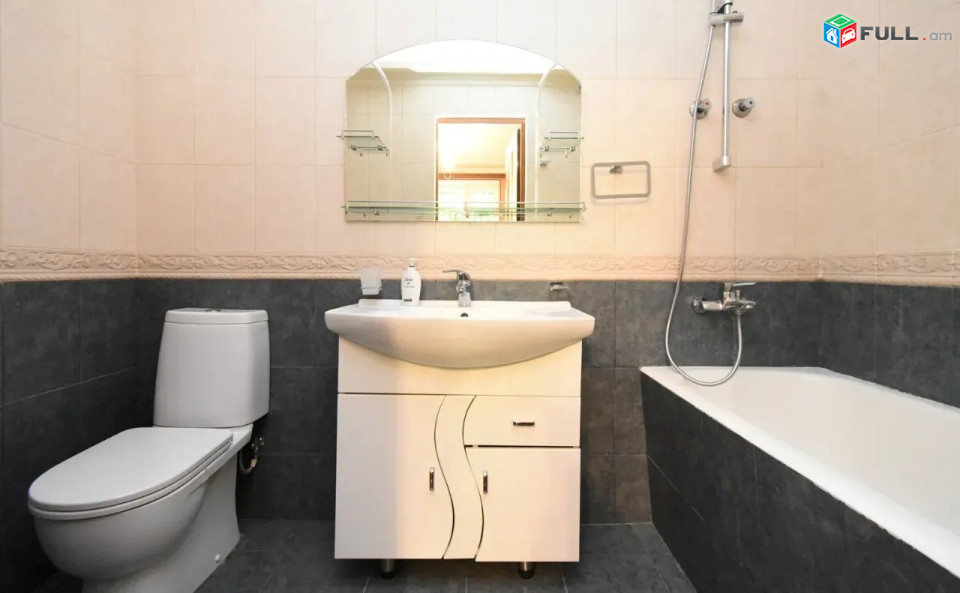 Կոդ 2121134  Սարյան փողոց 3 սեն. բնակարան / for rent Saryan st