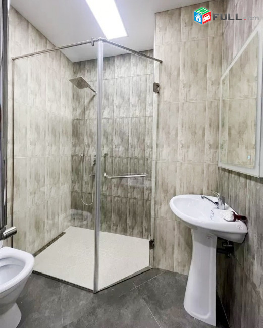 Կոդ FH215  Ադոնց նորակառույց 3 սեն. բնակարան / for rent Adonc st