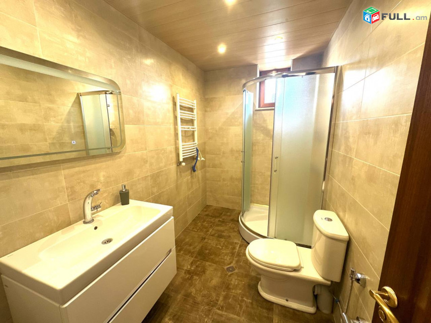 Կոդ 0055398  Երկու հարկանի քարե թաունհաուզ, Վահագնի Թաղամաս Աջափնյակում, 185 ք.մ.