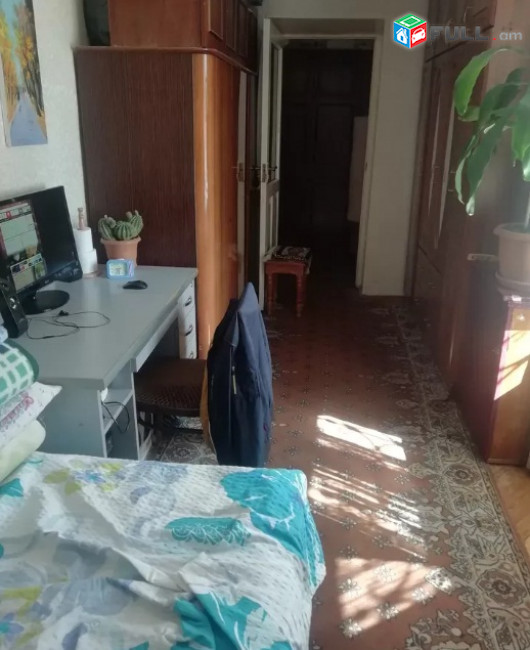 2սենյակ  50քմ. 4/2հարկ  ՇԻՆԱՐԱՐՆԵՐԻ  փողոց  ԱՐԶՈՒՄԱՆՅԱՆ  խաչմերուկ