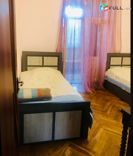 4 սենյականոց բնակարան փոքր կենրտրոնում