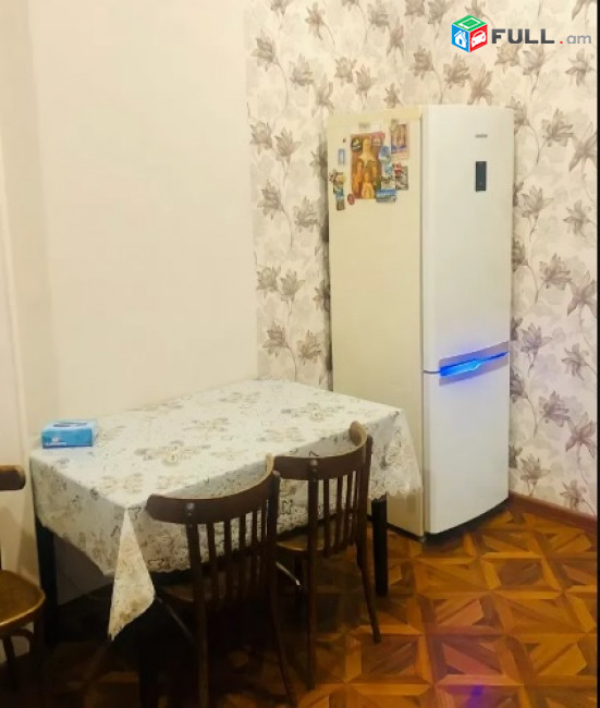 4 սենյականոց բնակարան փոքր կենրտրոնում