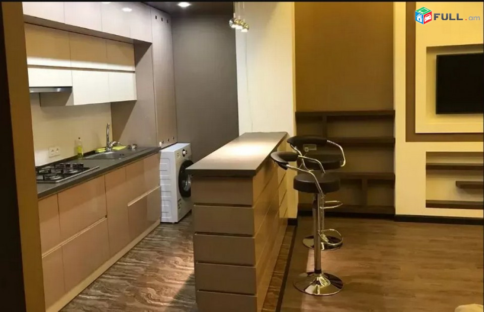 AV0015 Վարձով է տրվում 3 սենյականոց բնակարան Նար-Դոսի փողոցում