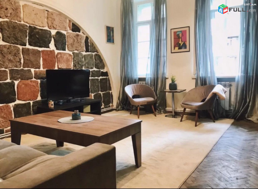 AV0034 Օրավարձով է տրվում 2 սենյականոց բնակարան Ամիրյան փողոցում