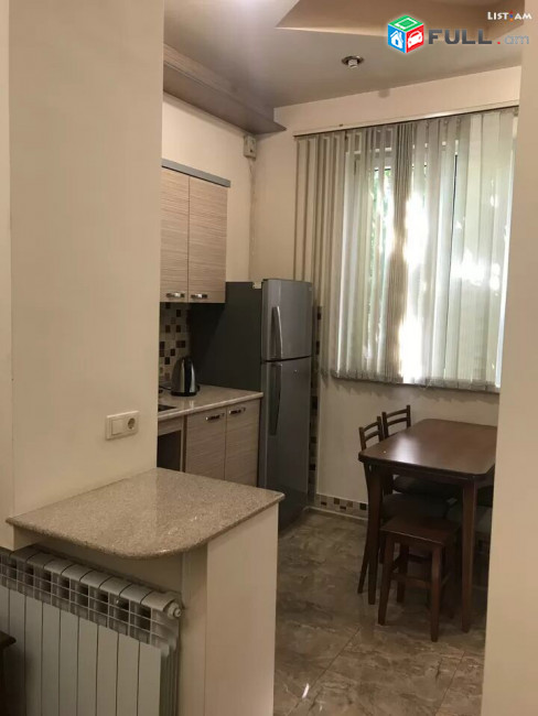 AV0034 Օրավարձով է տրվում 2 սենյականոց բնակարան Ամիրյան փողոցում