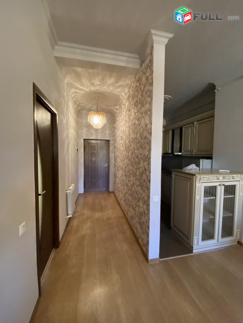 AV0064 Վարձով է տրվում 3 սենյականոց բնակարան Սայաթ-Նովայի փողոցում