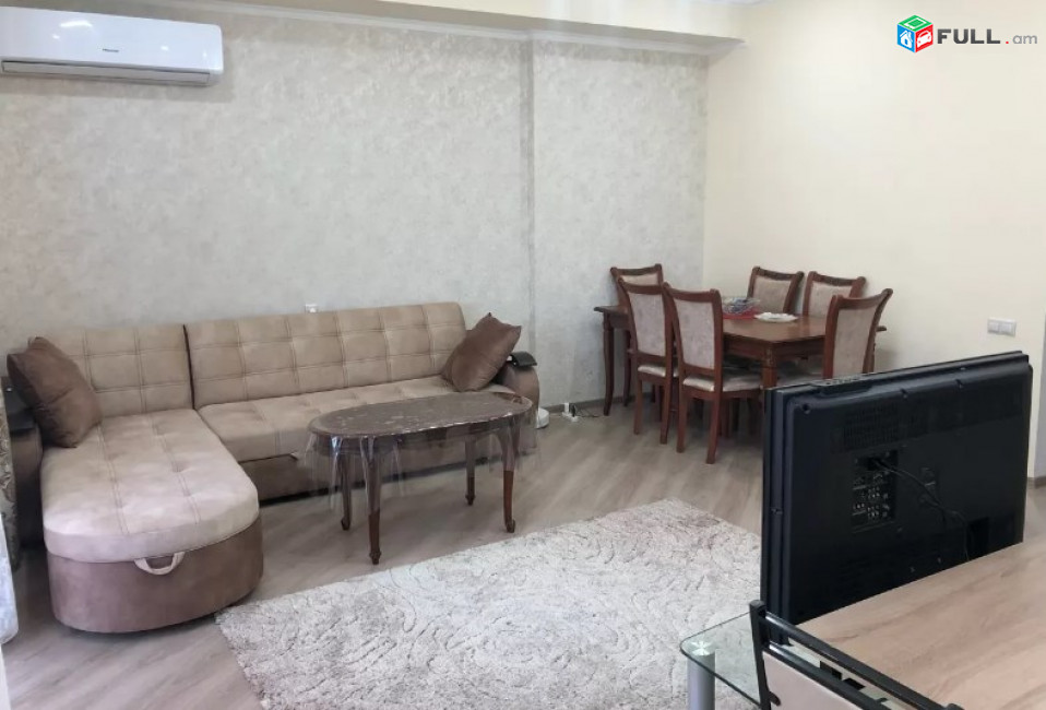 AV0103 Վարձով է տրվում 3 սենյականոց բնակարան Ադոնցի փողոցում