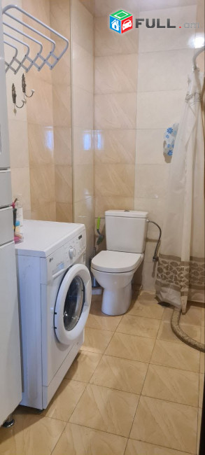 AV0787 Վարձով է տրվում 3 սենյականոց բնակարան Վերին Անտառային փողոցում