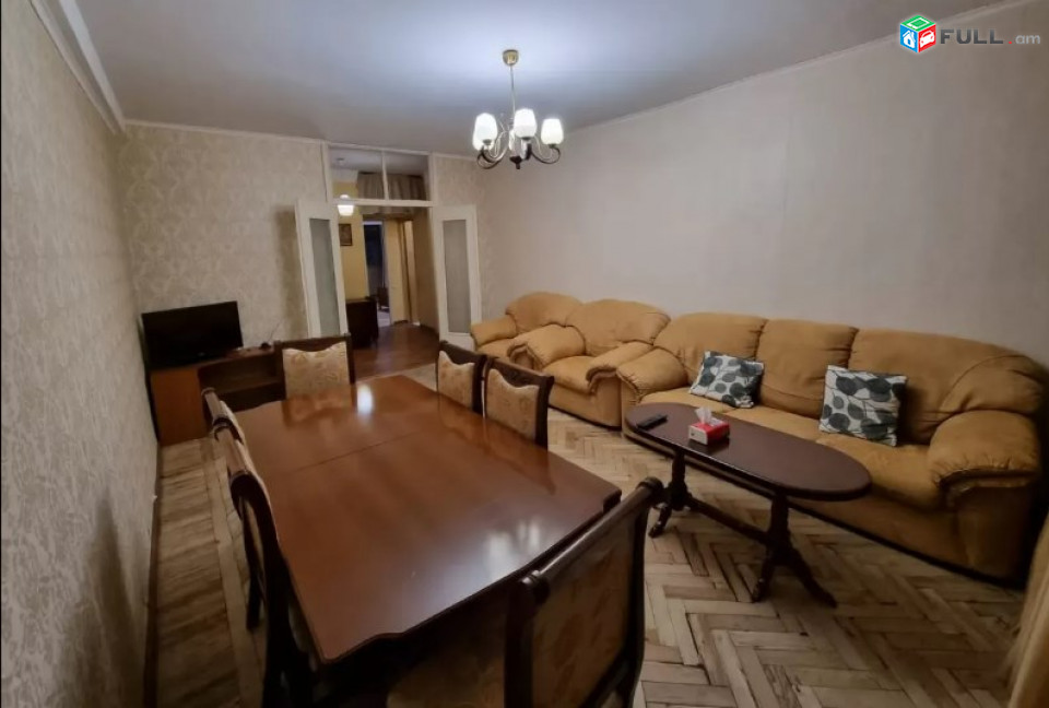 AV0792 Վարձով է տրվում 3 սենյականոց բնակարան Վարդանանց փողոցում