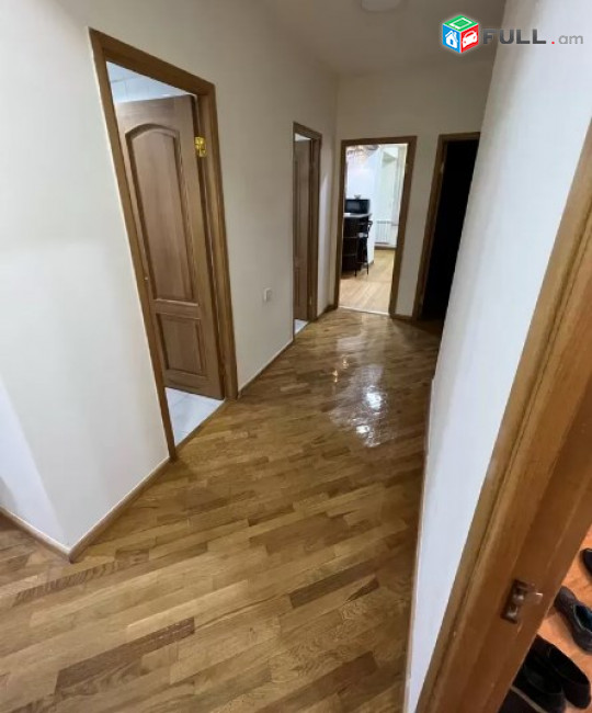 AV0949 Վարձով է տրվում 3 սենյականոց բնակարան Մամիկոնյանց փողոցում