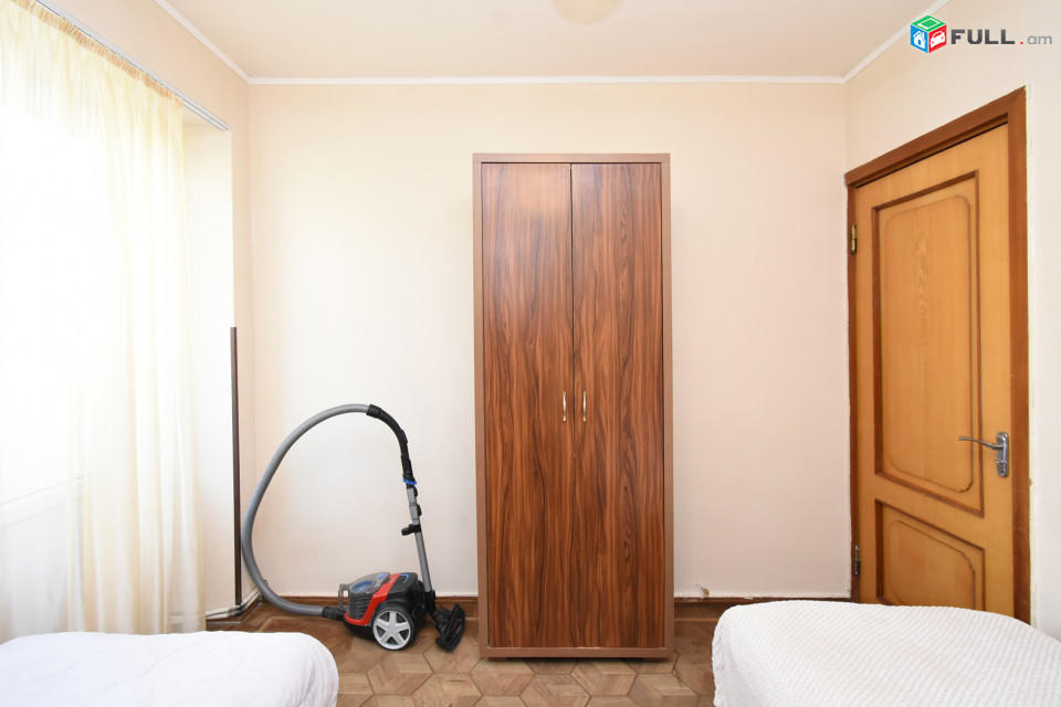  Վարձով է  տրվում 4 Սենյակ Կենտրոնում , For rent apartment center