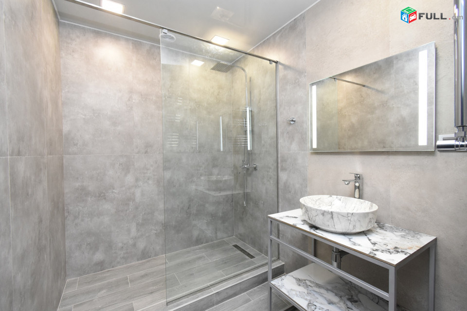  Վարձով է  տրվում 4 Սենյակ Կենտրոնում , For rent apartment center