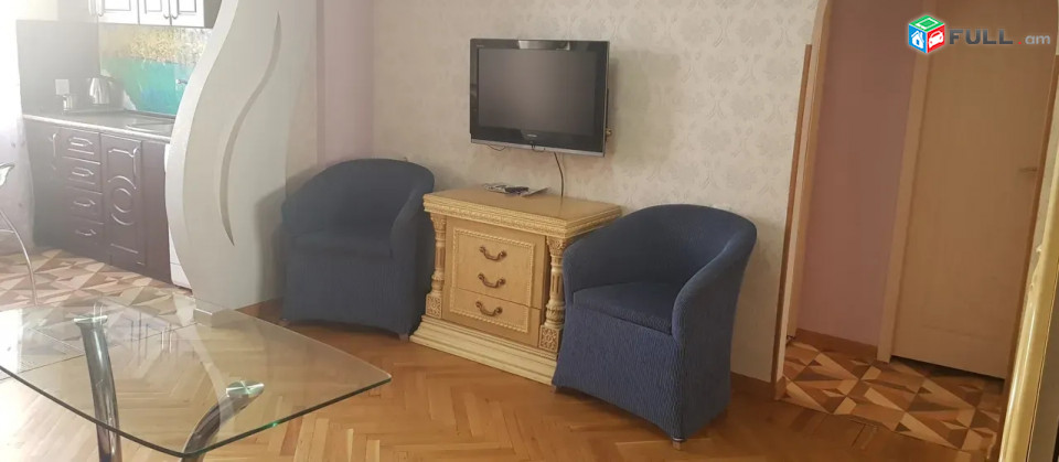 Vardzov bnakaran kentronum, վարձով բնակարան կենտրոնում