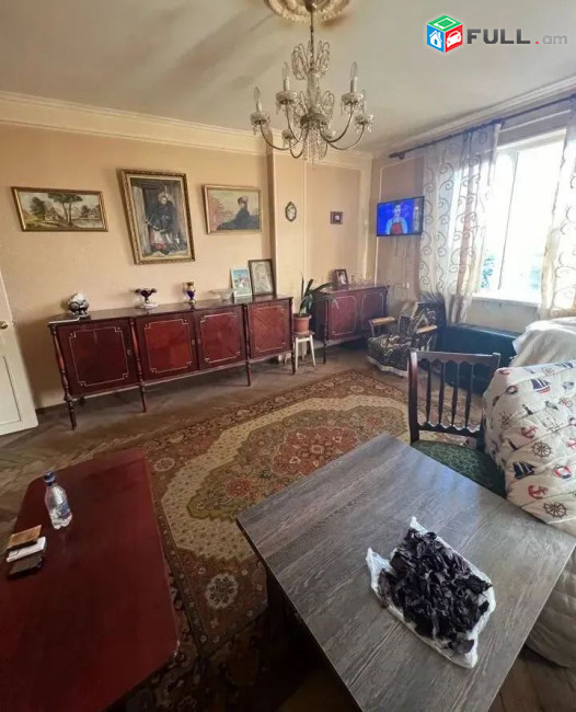 կօդ 8283 / Էստոնական փողոց