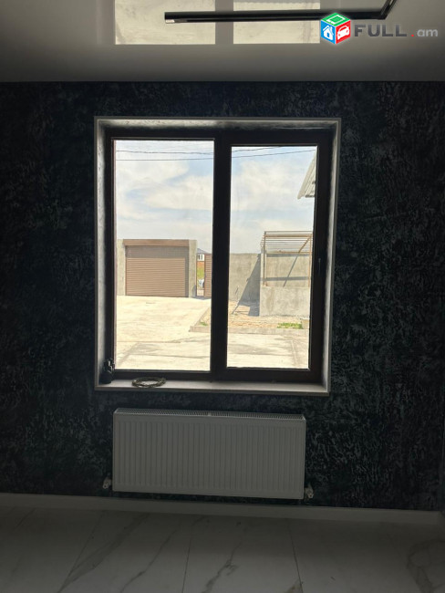 ԿՕԴ 8295 / ԶՈՎՈՒՆԻ 